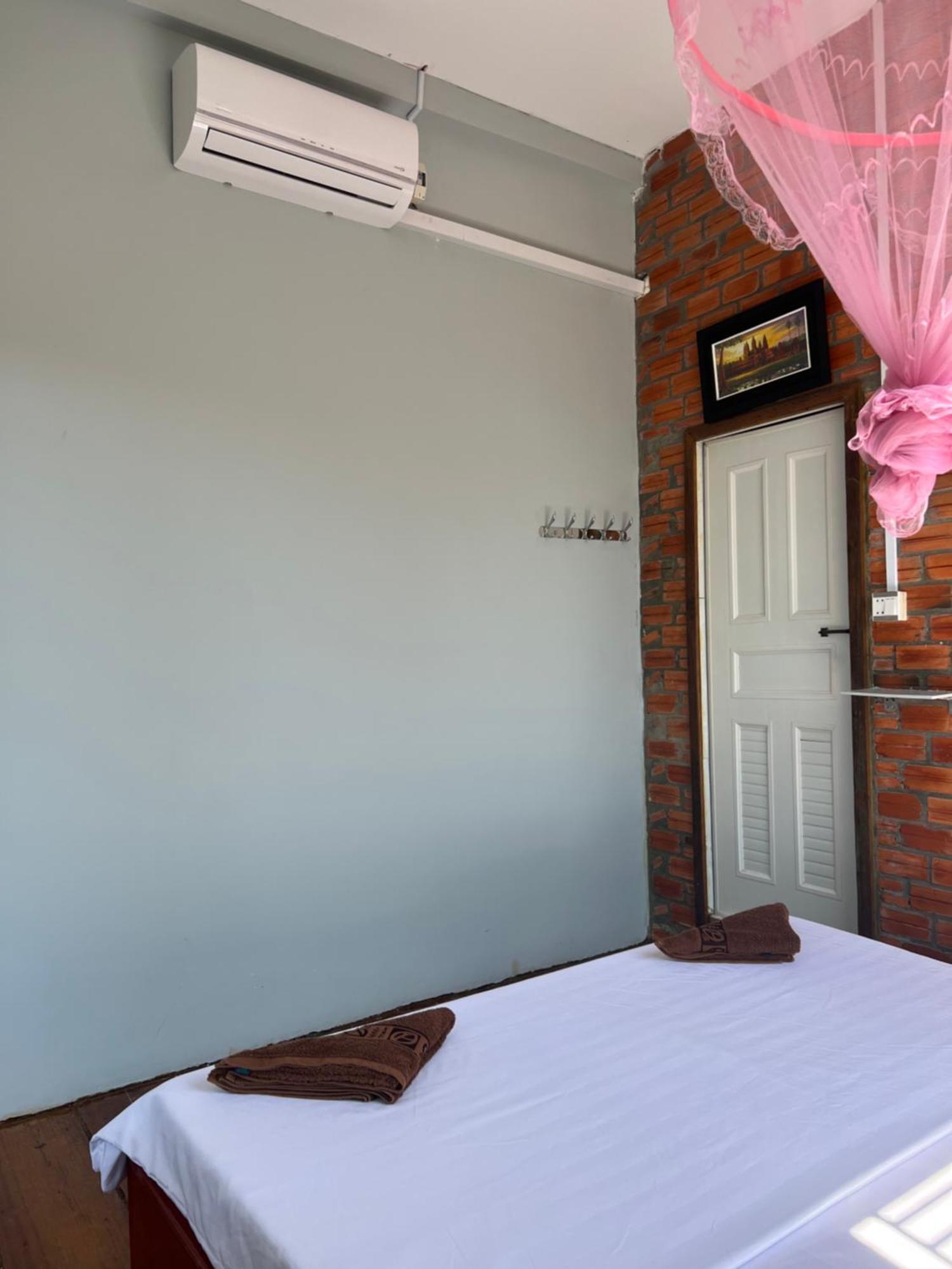 Ing Ing Guesthouse كوه رونغ ساملوم المظهر الخارجي الصورة